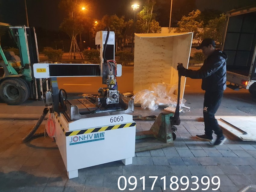 Dịch vụ nâng hạ hàng hóa xe nâng tay